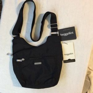 Baggallini black pocket crossbody bag